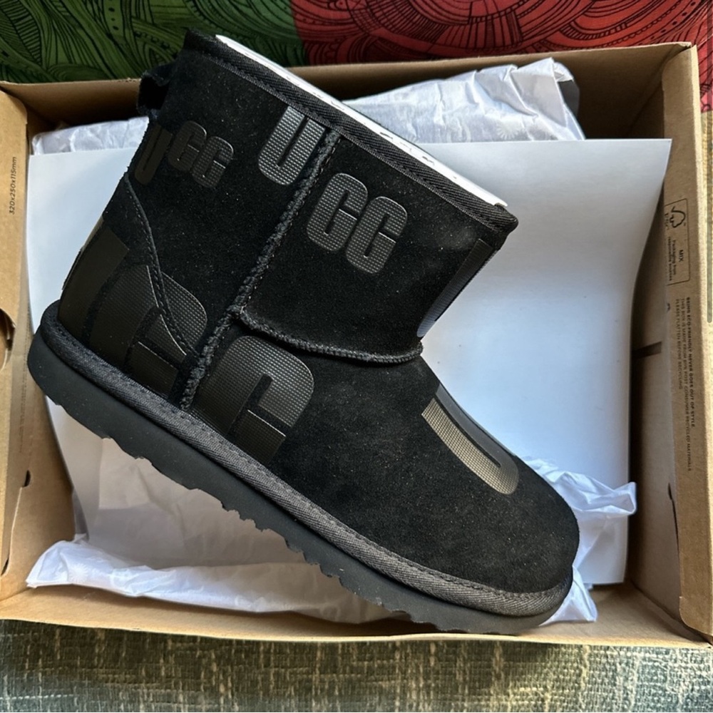 UGG CLASSIC MINI SCATTER BOOTS